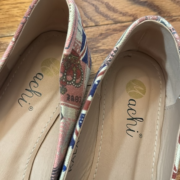 ModCloth | Machi | England Newsprint Ballet Flat | Kala - Picture 3 of 6
